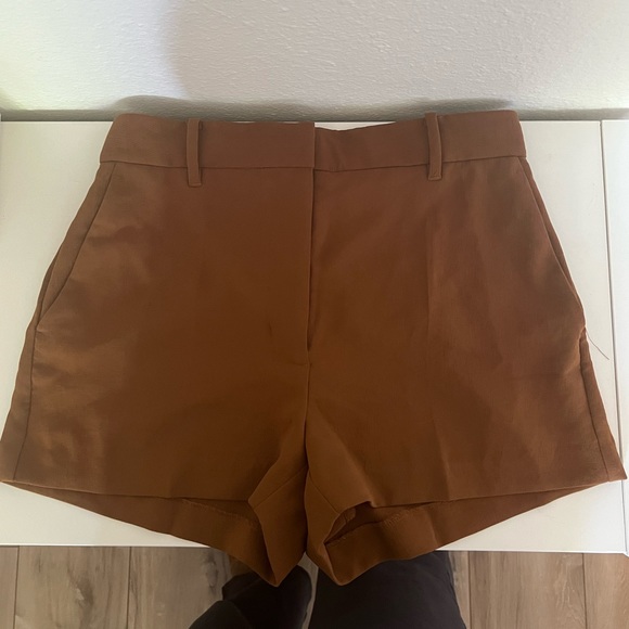 Aritzia Wilfred Anthem Short - Picture 1 of 5